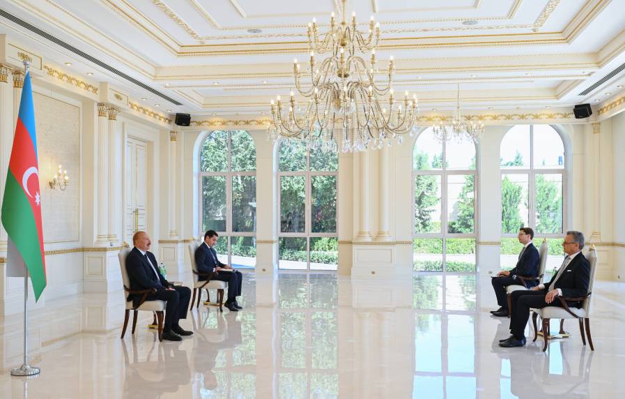 İlham Əliyev Almaniyanın Azərbaycanda yeni təyin olunmuş səfirinin etimadnaməsini qəbul edib