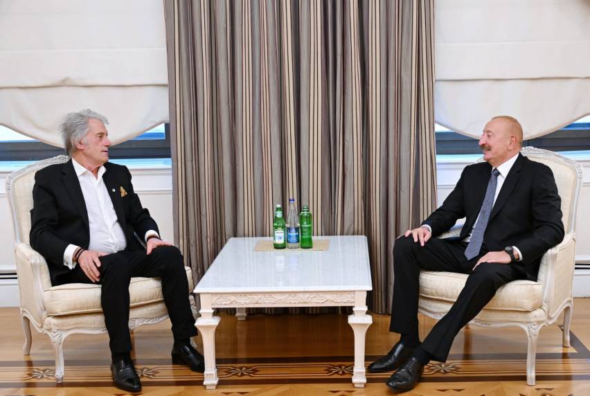Ilham Aliyev met with former Ukrainian President Viktor Yushchenko